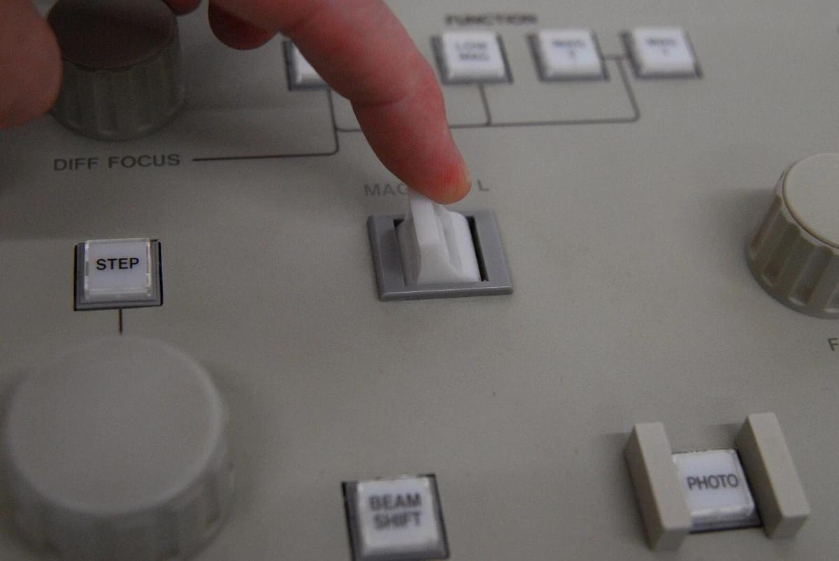 Used JEOL JEM-1230 Transmission Electron Microscope Controller