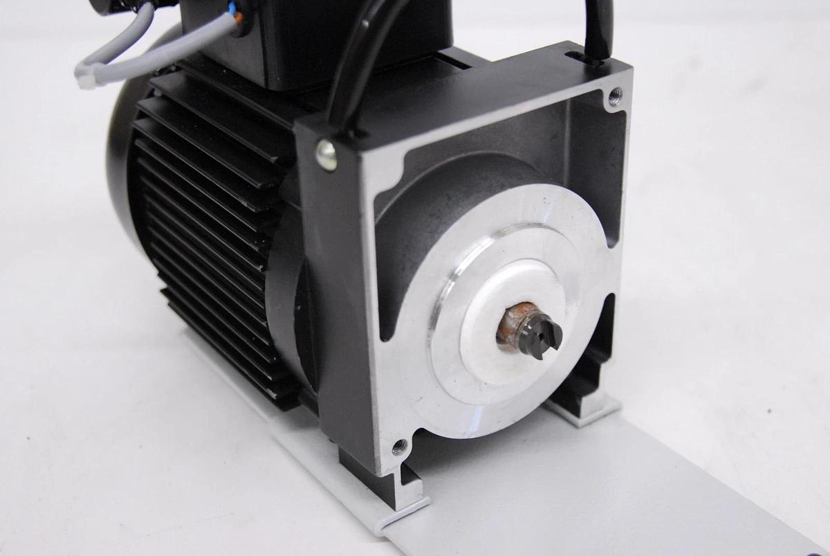 Used Hanning E7B2B-7-583 1-phase AC Motor 200-240VAC 2760/3155RPM (Pfiffer DUO 3)