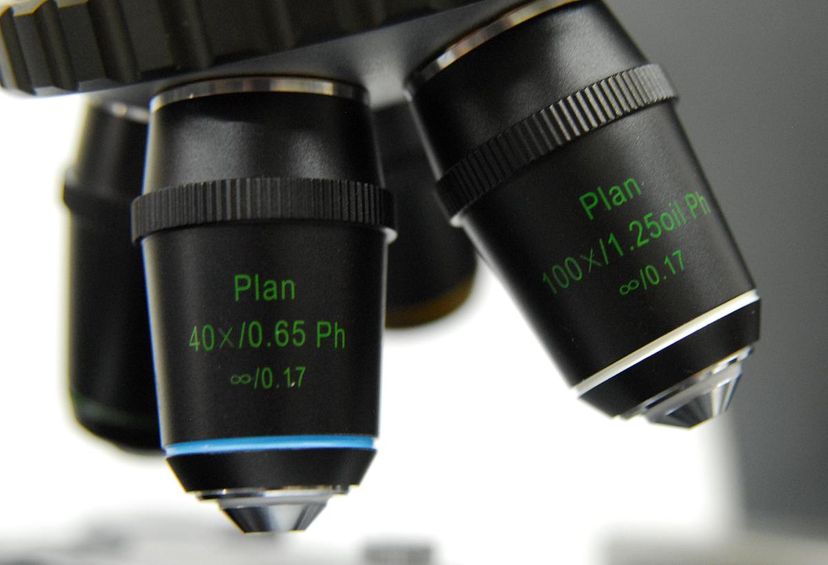 Used Motic BA400 Trinocular Phase Contrast Microscope W/ Plan 10/20/40/100 Objectives