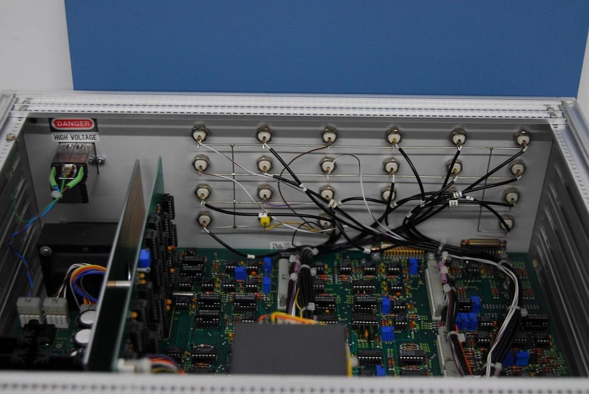 Used Axon Instruments AXOPATCH-1D Patch Clamp Amplifier - READ DESCRIPTION