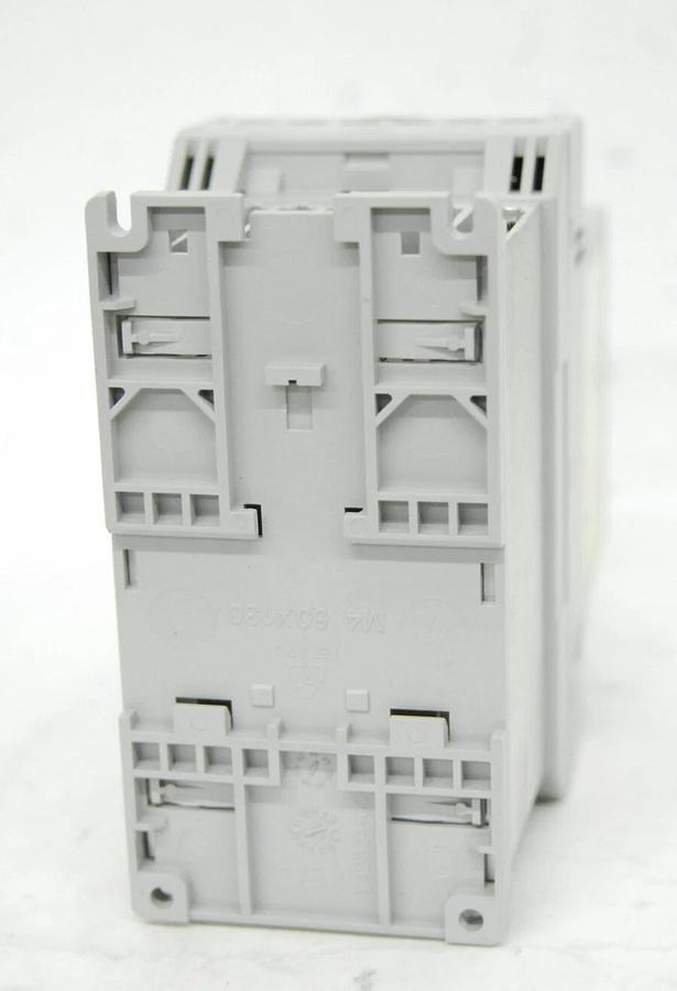 Used Allen-Bradley 160-AA03NSF1P1 7.06 C Variable Frequency Drive W/ 160-P1 Keypad