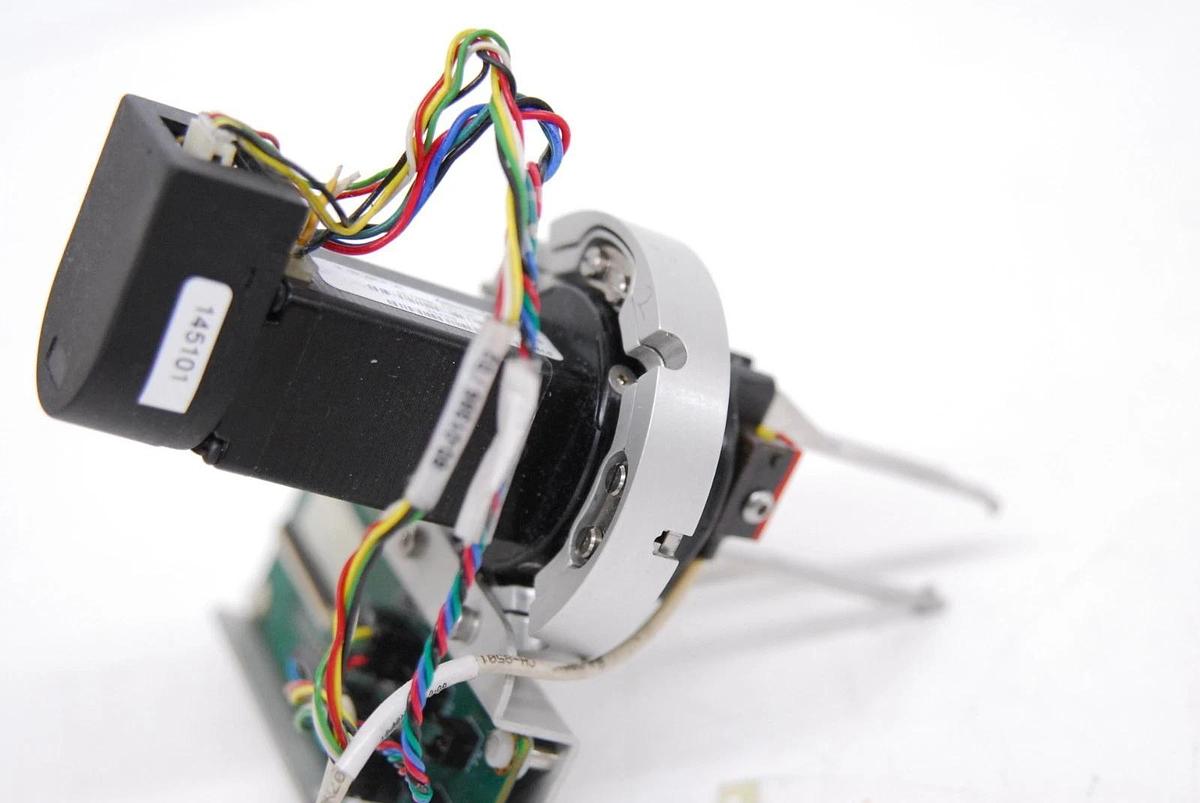 Used T2 Biosystems T2DX Analyzer - Gripper Assembly 71-00496