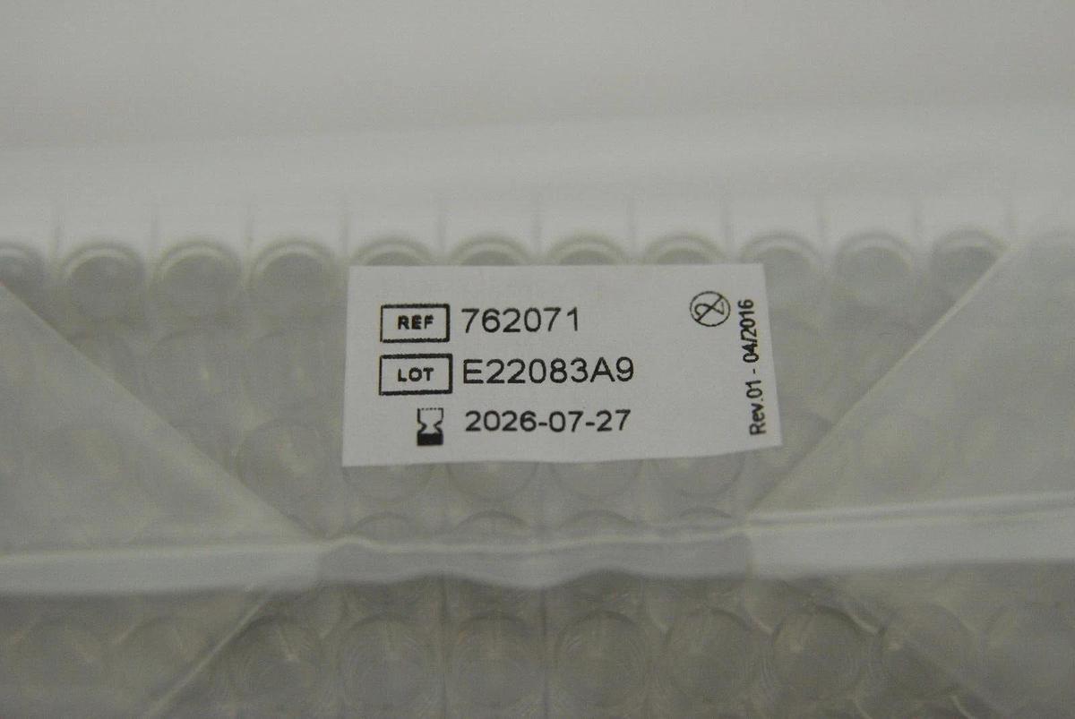 Used Greiner 762071 Strip Plate 12xF8 PS F-BOTTOM CLEAR MICROLON HIGH BINDING 10Pc