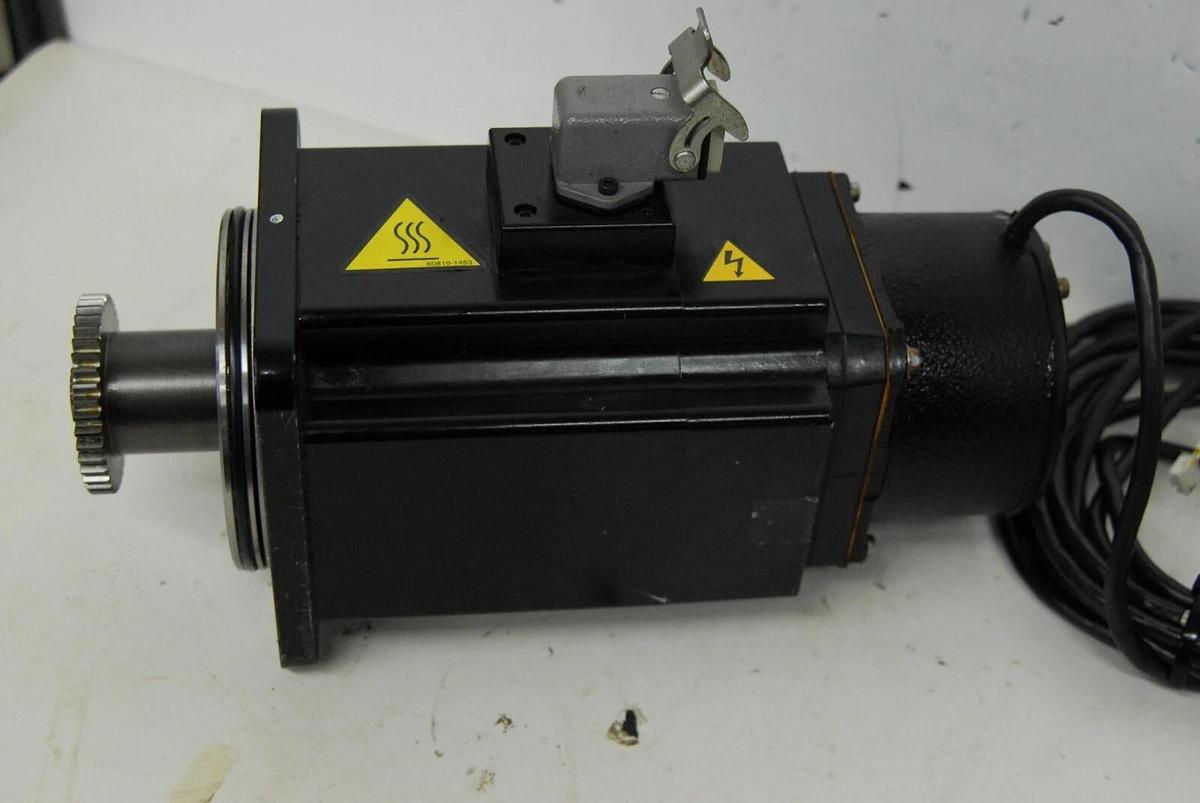 Used Kawasaki Sanyo Denki P60B13200LCX2C BL Super Servo Motor / 60490-1032RON Encoder