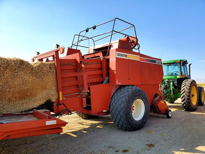 Used 2004 Hesston 4910 Baler w/ Accumulator