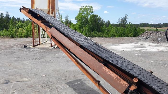 Used 2006 HB21230-3 Extec Screen 10 Cubic Yard