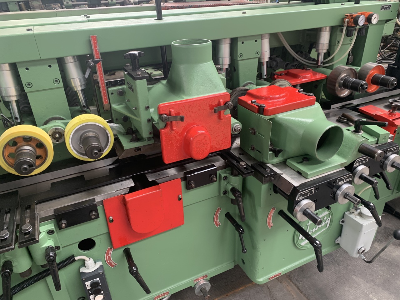 Used Scorniciatrice marca Weinig, cardano, 6 alberi, revisionata.