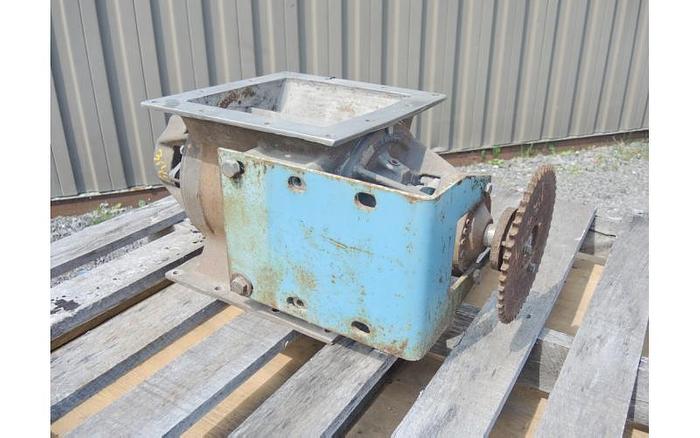 D'occasion USED ROTARY AIR LOCK VALVE, SIZE: 9" X 9", STAINLESS STEEL