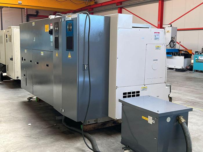 Usato 2004 OKUMA  LB 300-M