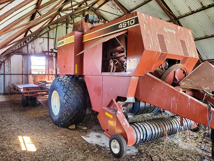 Used 2003 Hesston 4910 Baler w/ Accumulator