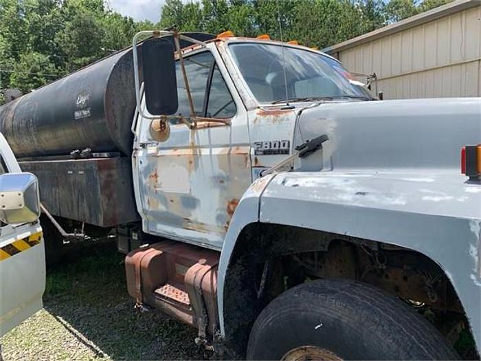 Used 1988 FORD F800