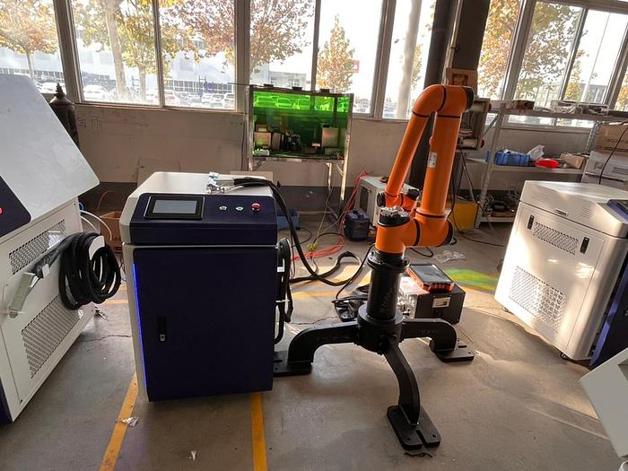 ROBOT PER SALDATRICI LASER FIBRA