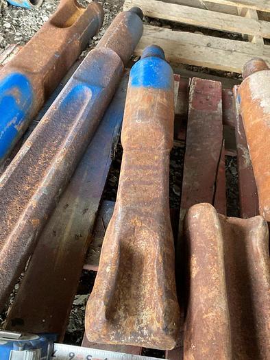 Used 5 ¾” diameter x 23" length Cable Tool Drilling Chisel Bit