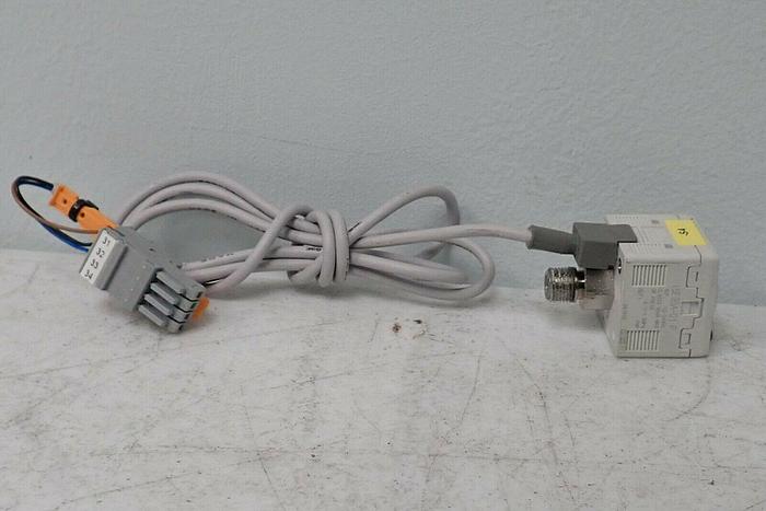 Used SMC Corporation ISE30A-01-P Pressure Vacuum Switch 192088123549