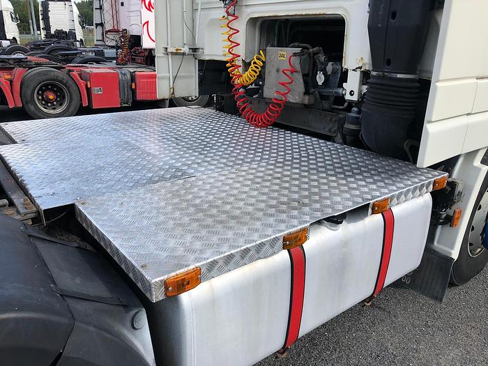 Used 2004 DAF 95 XF 480 6x2 MANUAL EURO 4