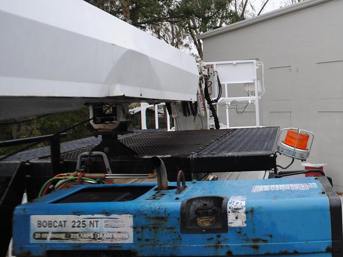 Used Altec LS63 on 2015 International 4300 SBA 4x2 Reg Cab Flatbed Truck - M37501