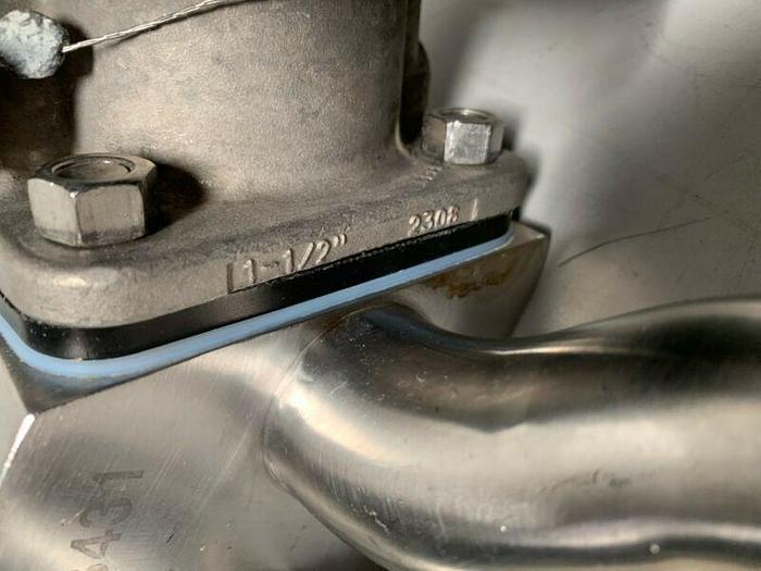 Used ITT Advantage 316L 90 PSI Diaphragm Actuator w/ 1 1/2" Sanitary Fittings