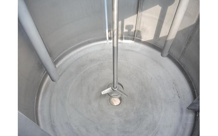 D'occasion USED 210 GALLON TANK, STAINLESS STEEL WITH 0.3 HP MIXER