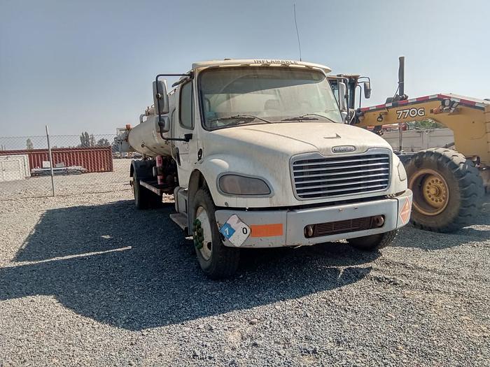Usado 2013 FREIGHTLINER M2 106