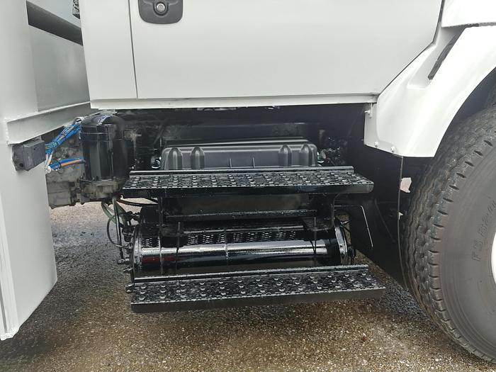 Used 2007 International 7400 Altec LP108 Cable Puller Truck