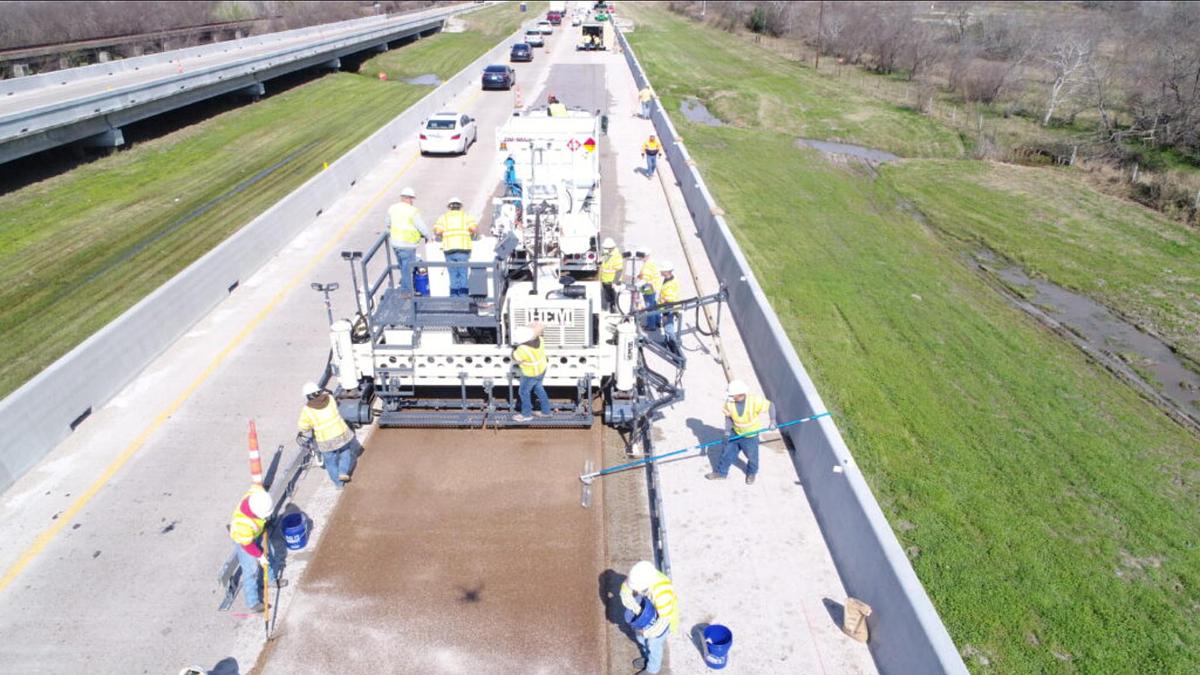 Extrusora de Concreto para Pavimentos SFP1800 "SLIP FORM PAVER"