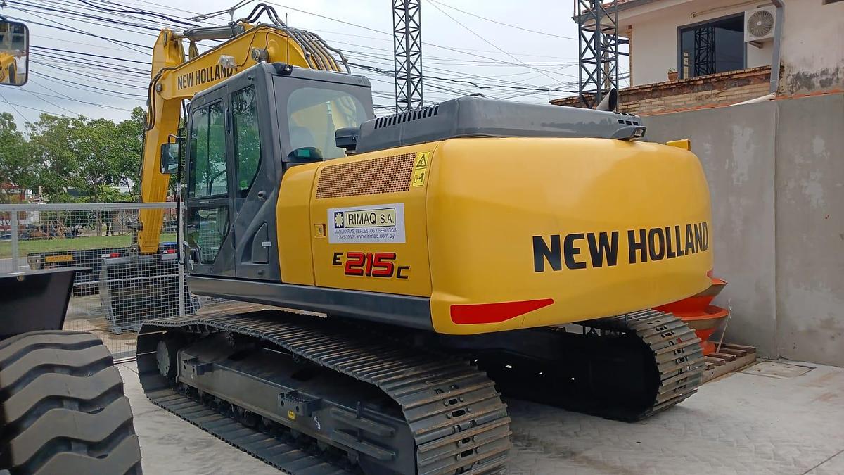 EXCAVADORA NEW HOLLAND E215C