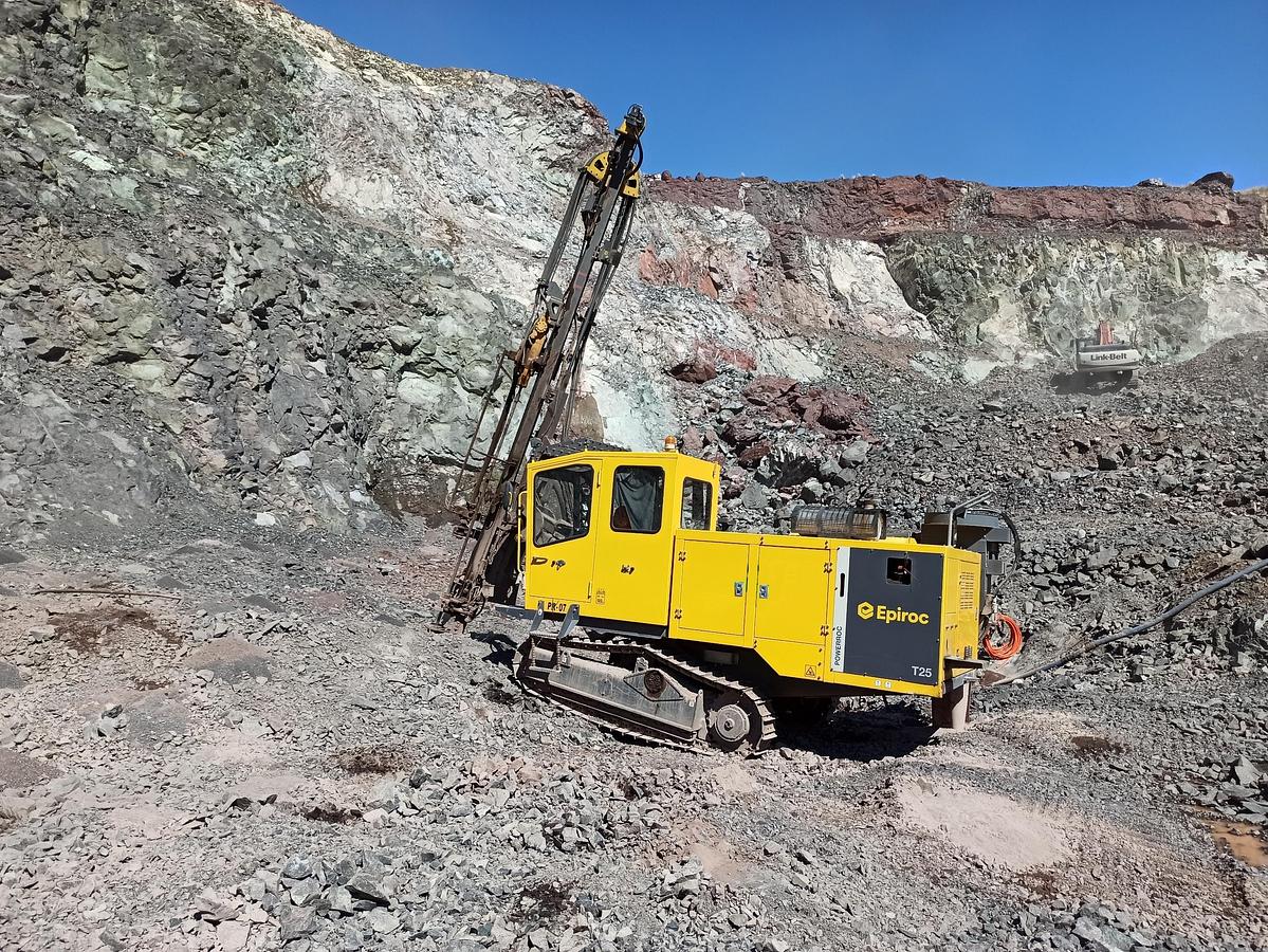 Perforadora de Superficie EPIROC PowerROC T25 DC