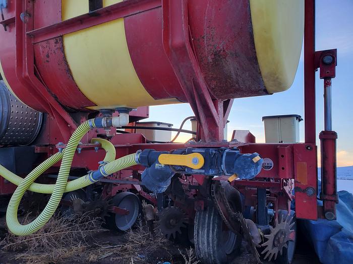 Used 6R30 Case 900 Corn Planter