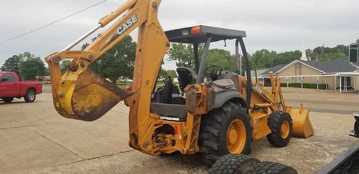 Used 2006 CASE 580M