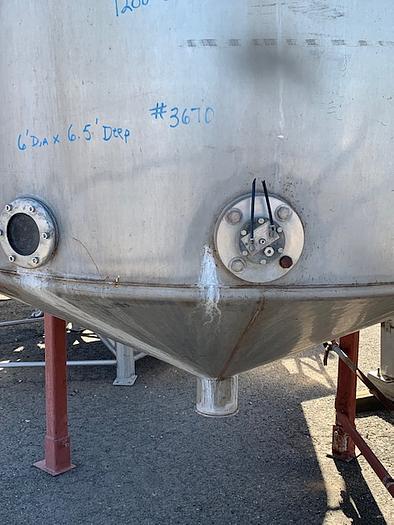Used Fran Rica 1200 Gallon Vertical Agitated Stainless Steel Tank