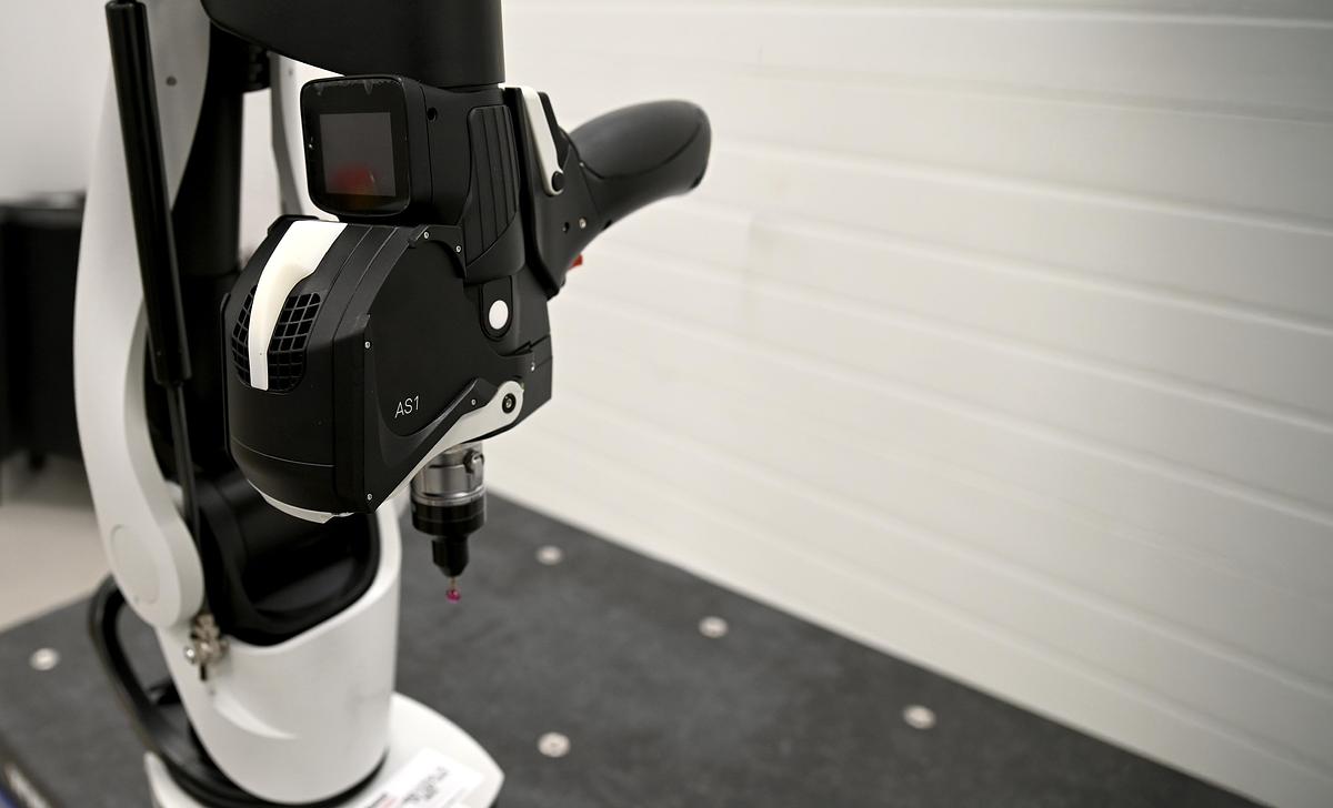 Used HEXAGON ABSOLUTE 83 WITH ABSOLUTE SCANNER AS1