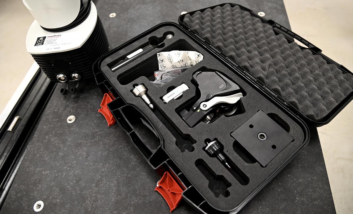 Used HEXAGON ABSOLUTE 83 WITH ABSOLUTE SCANNER AS1