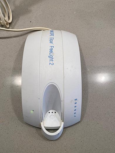 Used 3M ESPE Elipar Freelight 2 And Charger For parts/repair