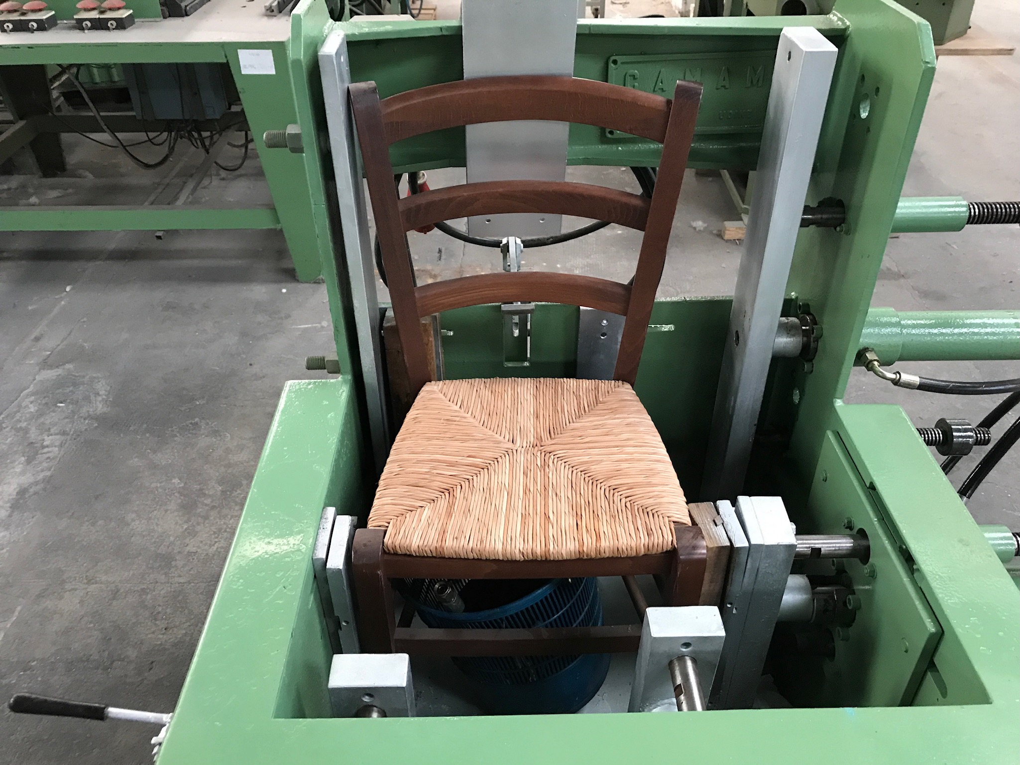 Used Strettoio idraulico a fossa, per sedie