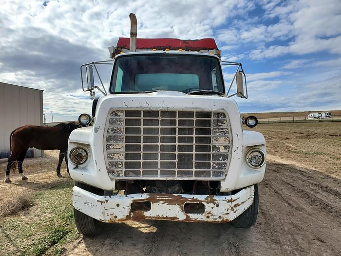 Used Loewen 802 Feed Truck