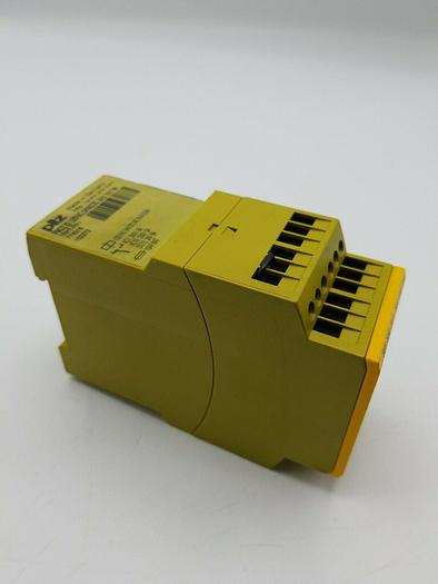 Used PILZ SAFETY RELAY PNOZ X3 120VAC/24VACDC 3n/0 1n/c 1so