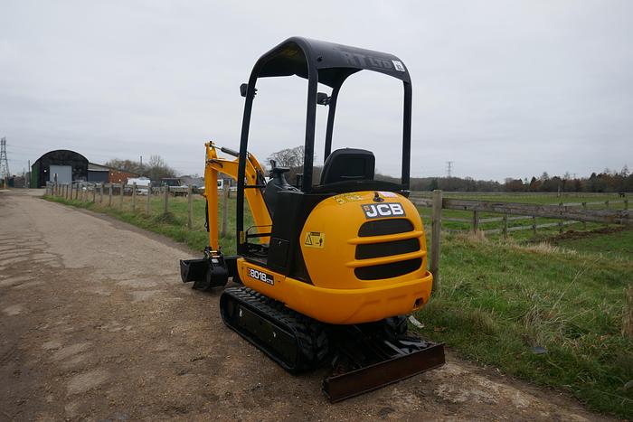 Used 2015 JCB 8018 CTS
