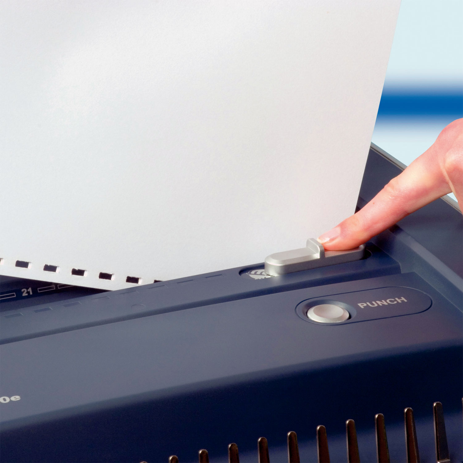 New Leitz CB500 Manual Office Comb Binding Machine BNIB Special