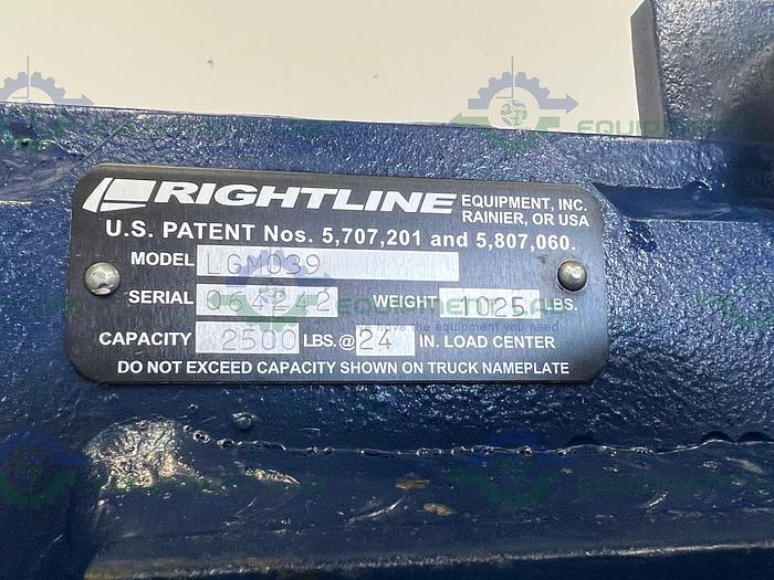 Used Rightline  LGM039 General Purpose Carton Clamp 2500 Lbs Capacity, 24" Load Center