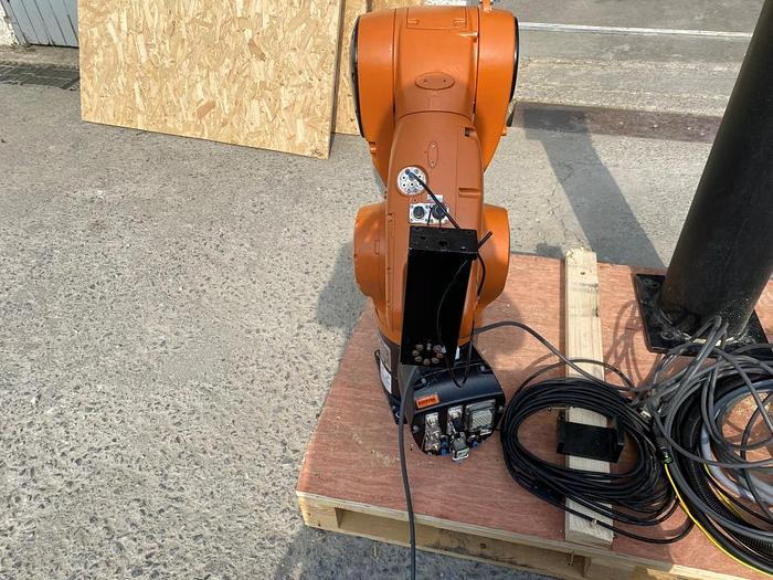 Used 2015 Kuka KR C4 + KR 6 R700 Sixx Robot