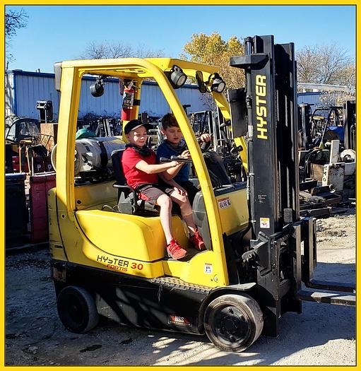 Used 2014 Hyster S30FT 3000# Capacity Forklift, 2 Stage 127" Mast