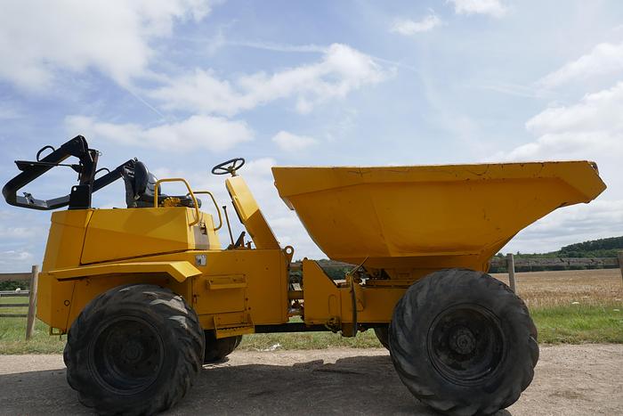 Used 2004 THWAITES 6 TONNE SWIVEL