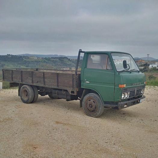 Usado 1980 TOYOTA Dyna BU30 300 on 6 studs truck