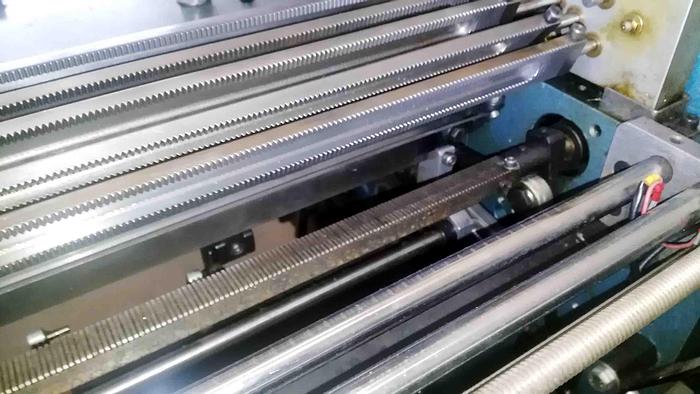 Ristrutturato Macchina per crochet Comez mod. Decortronic 800