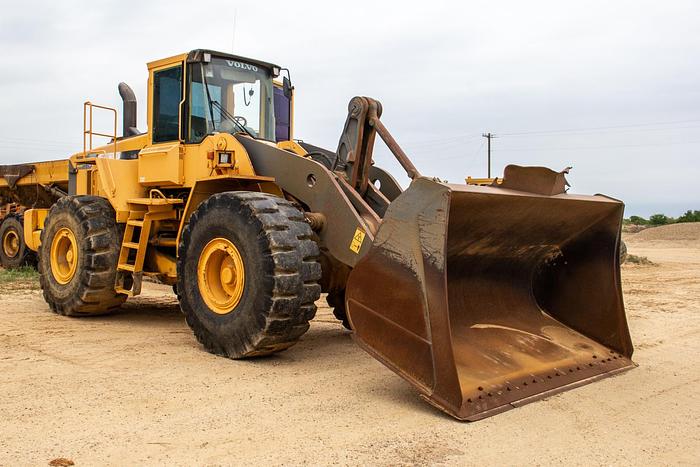 Used 1999 Volvo L180C Rubber Tire Loader