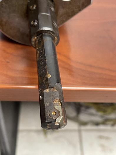 Used USED-CRITERION DBL-204 ADJUSTABLE BORING HEAD WITH BORING BAR / SHANK 1-1/4" DIAMETER/ SHANK 2-1/2" LENGTH