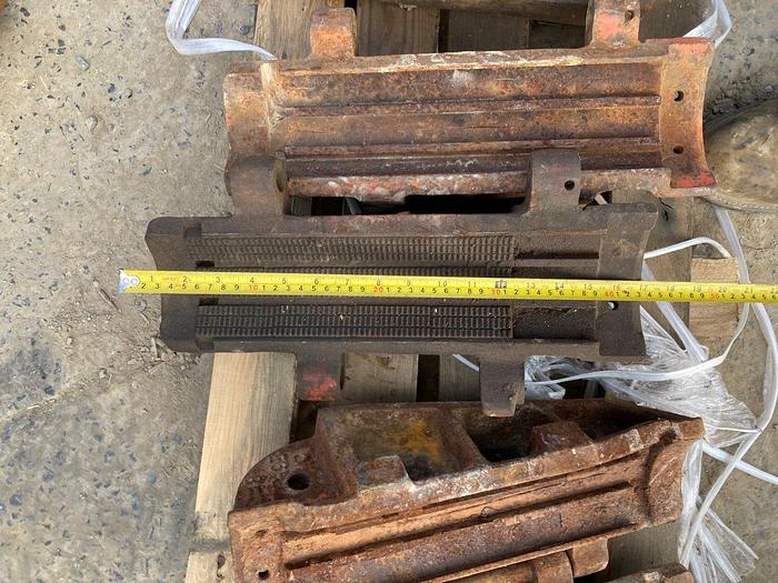 Used Den-Con Rotary Slips & Insert Jaws