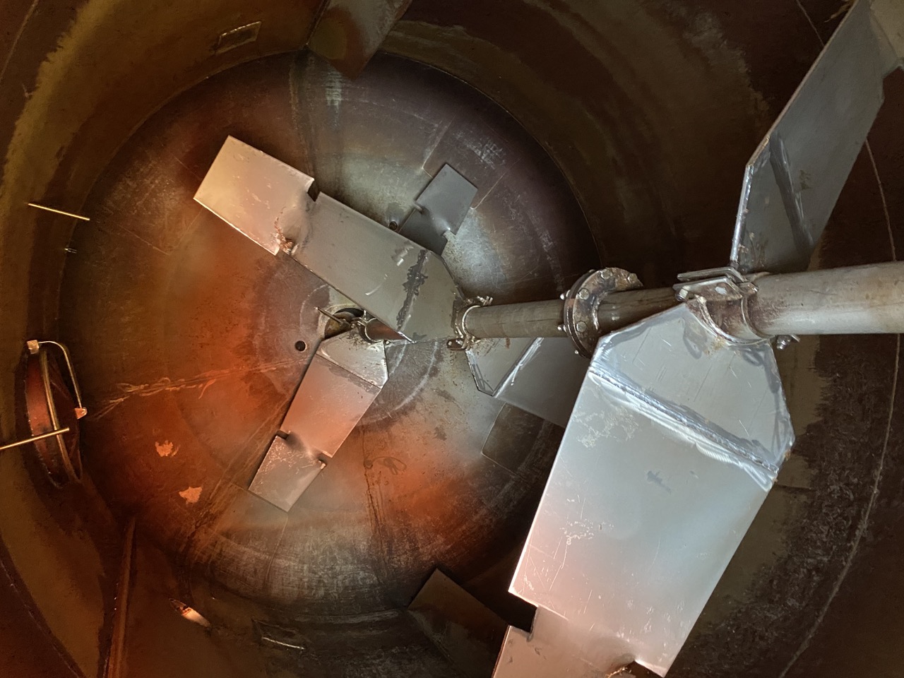 Usato Serbatoio con agitatore, da 27600 Litri