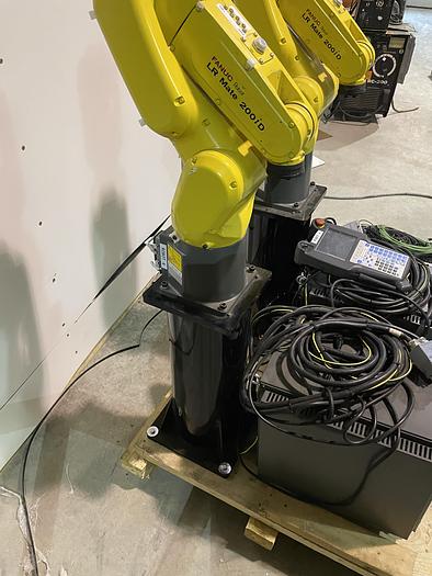 Used 2017 FANUC FANUC LR MATE 200ID 6 AXIS ROBOT WITH 30iB MATE