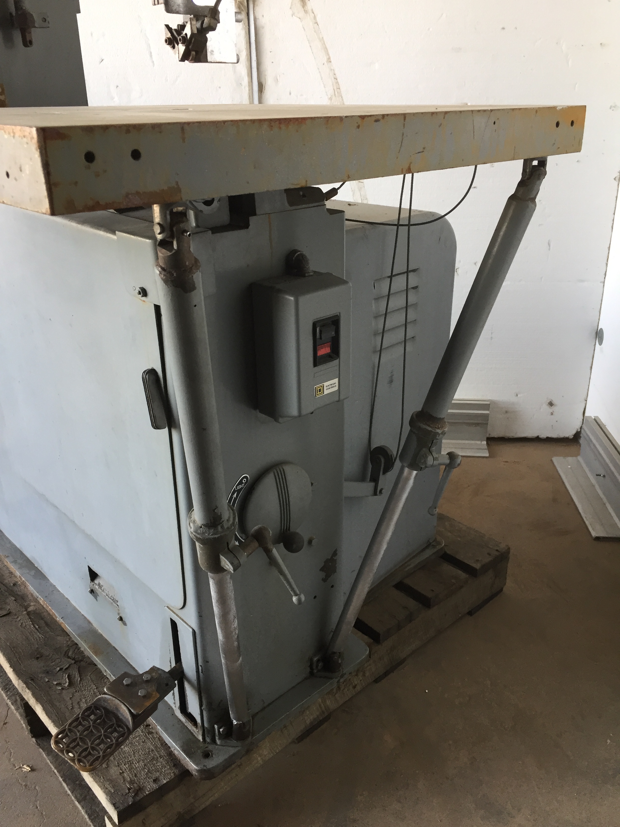 Used 26” DoAll Mdl. 2626 Extended Height Vert. Band Saw